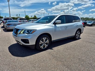 Used 2019 Nissan Pathfinder SL