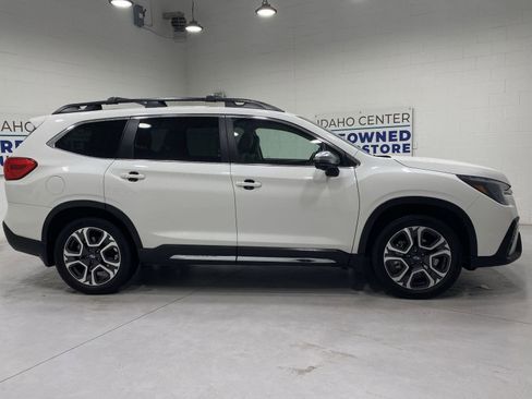Used 2023 Subaru Ascent Limited w/ Technology Package AWD/4WD image 9