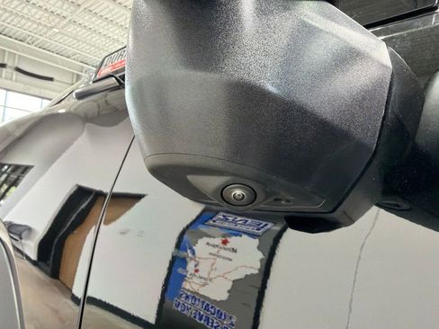 Used 2025 GMC Sierra 2500 AT4 w/ AT4 Premium Plus Package AWD/4WD image 19