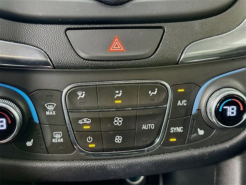 Used 2021 Chevrolet Equinox LT image 16