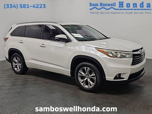 Used 2015 Toyota Highlander XLE image 1