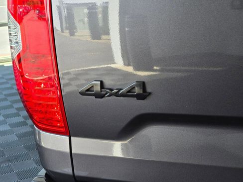 Used 2018 Toyota Tundra SR5 AWD/4WD image 13