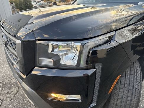 Used 2022 Nissan Frontier SV image 30