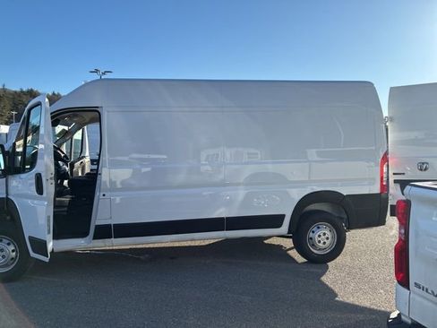 Used 2023 RAM ProMaster 2500 FWD image 15