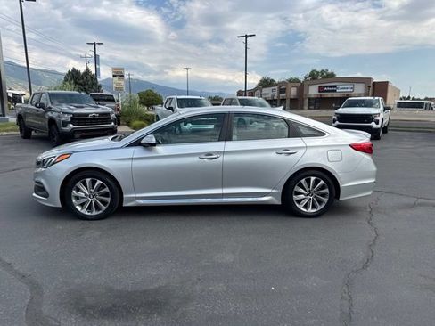 Used 2017 Hyundai Sonata Sport w/ Cargo Package FWD image 4