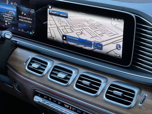 Used 2024 Mercedes-Benz GLS 450 4MATIC w/ Pinnacle Trim Package image 39