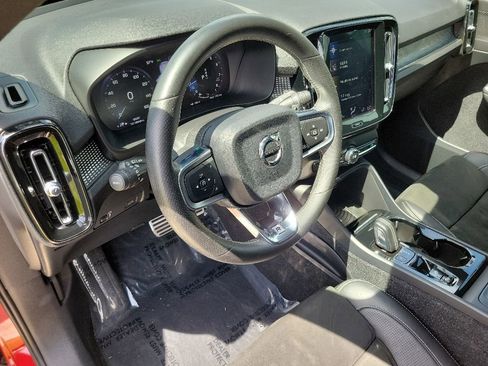 Used 2019 Volvo XC40 T5 R-Design AWD/4WD image 13