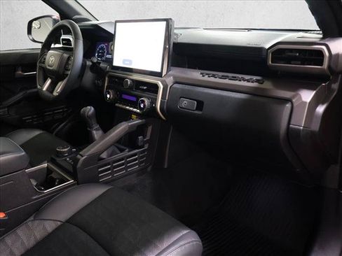 Used 2026 Toyota Tacoma TRD Off-Road w/ TRD Off Road Premium Package AWD/4WD image 26