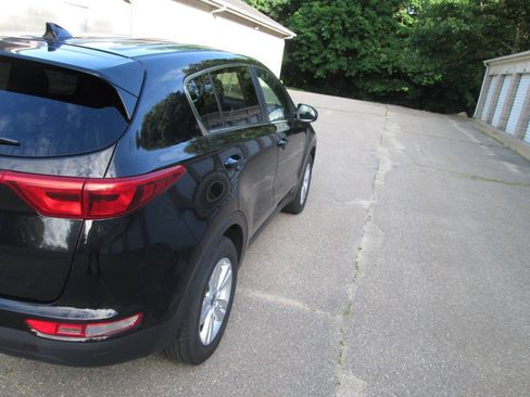 Used 2017 Kia Sportage LX AWD/4WD image 10