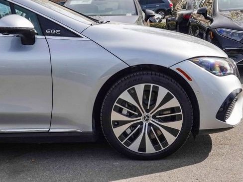 New 2024 Mercedes-Benz EQE 500 4MATIC Sedan image 9