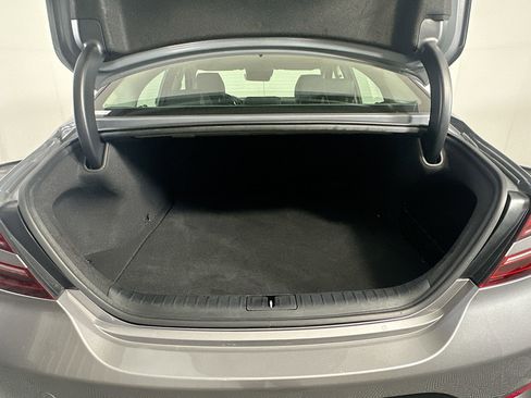 Used 2025 Genesis G70 2.5T RWD image 30