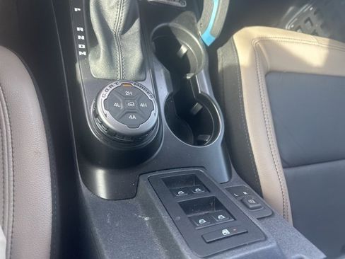 Used 2023 Ford Bronco Wildtrak image 18