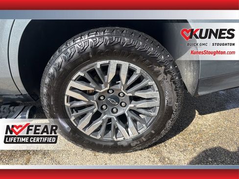 Used 2025 Chevrolet Tahoe Z71 AWD/4WD image 18