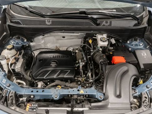 Used 2024 Buick Encore GX Sport Touring FWD image 3
