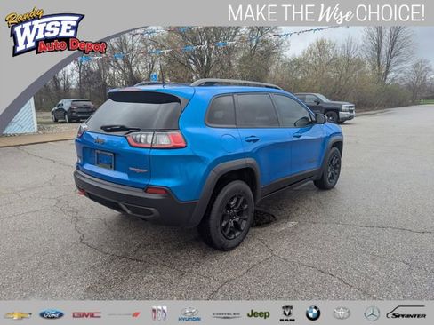 Used 2021 Jeep Cherokee Trailhawk image 3