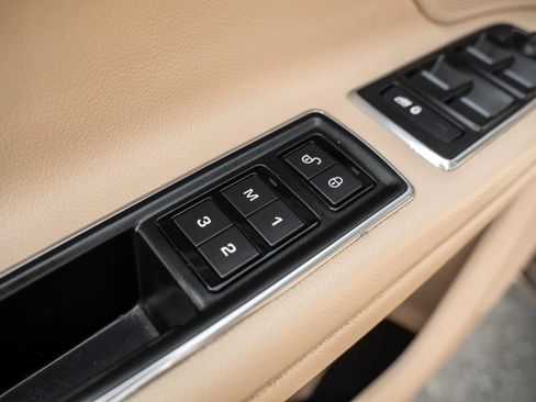 Used 2017 Jaguar XF Premium AWD/4WD image 18