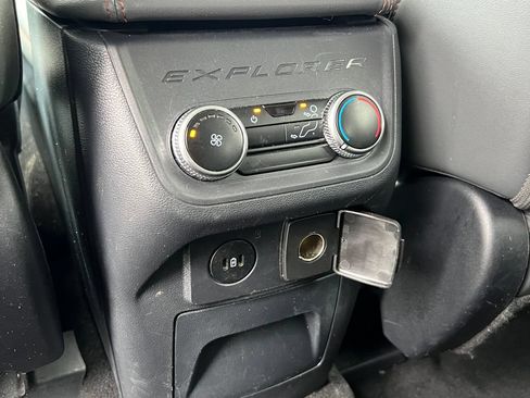 Used 2025 Ford Explorer Active w/ Active Comfort Package AWD/4WD image 14