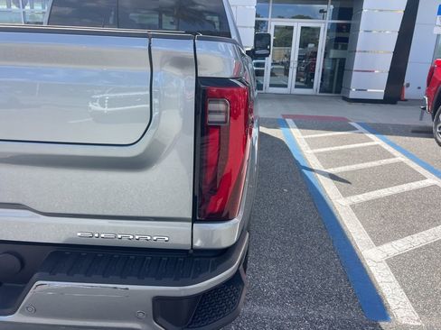 Used 2024 GMC Sierra 2500 Denali Ultimate image 13