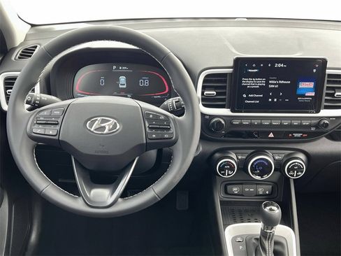 New 2025 Hyundai Venue Limited image 17