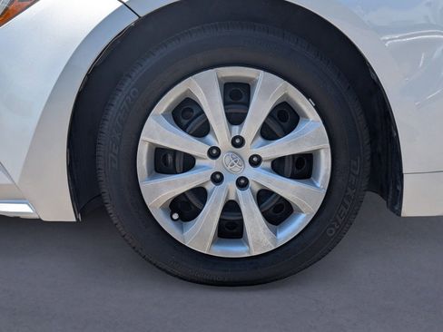 Used 2020 Toyota Corolla LE FWD image 25