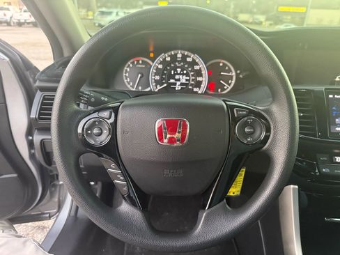 Used 2016 Honda Accord LX image 4