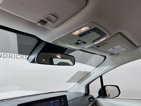 Used 2021 Toyota Sienna LE image 18