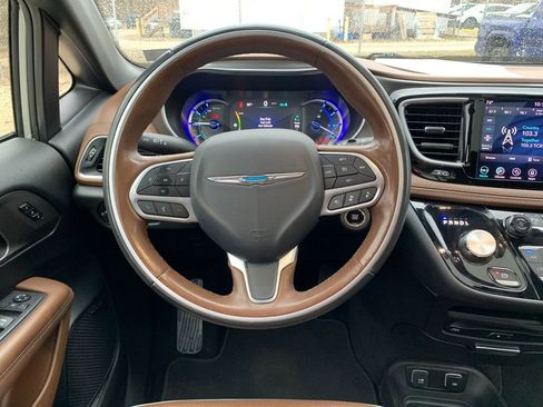 Used 2020 Chrysler Pacifica Limited w/ Advanced Safetytec Group image 17