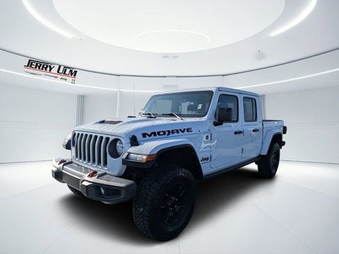 Used 2023 Jeep Gladiator Mojave w/ Trailer Tow Package AWD/4WD image 7