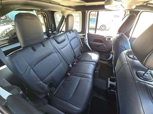 Used 2024 Jeep Wrangler Willys image 6
