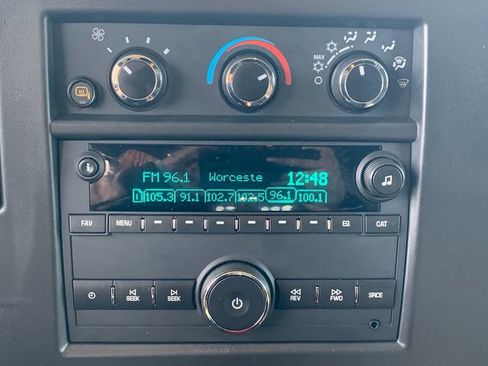 Used 2024 Chevrolet Express 2500 w/ Driver Convenience Package image 25