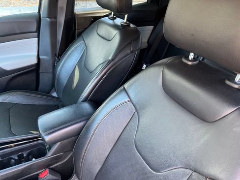 Used 2023 Jeep Compass Limited AWD/4WD image 2