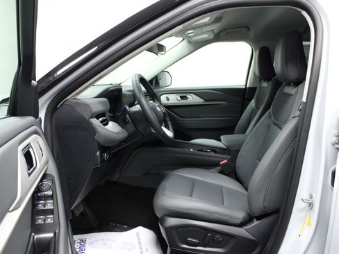 New 2026 Ford Explorer Active w/ Active Comfort Package image 12