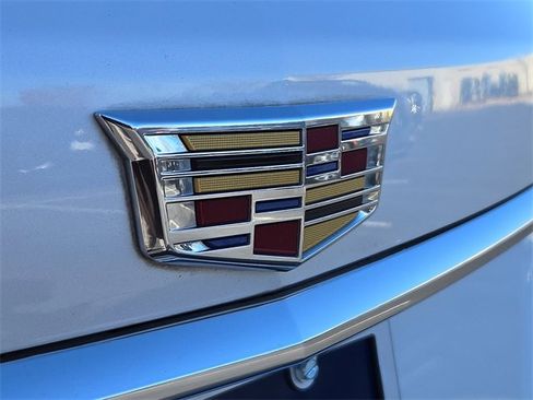 Used 2017 Cadillac XT5 Luxury w/ Driver Awareness Package image 32