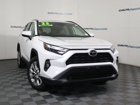 Used 2025 Toyota RAV4 XLE Premium image 2
