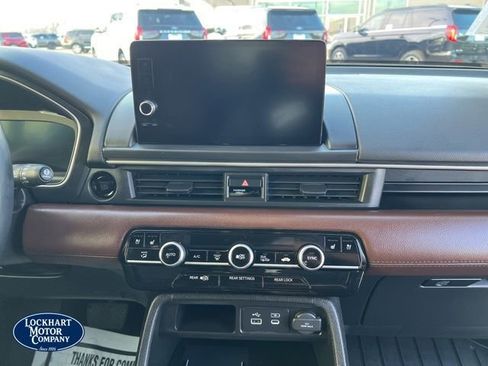 Used 2025 Honda Pilot Elite image 29