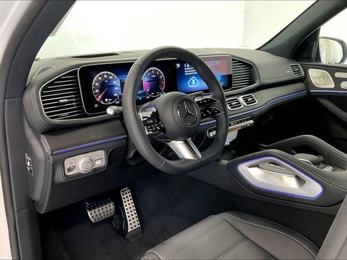 New 2026 Mercedes-Benz GLS 580 GLS 580 image 8