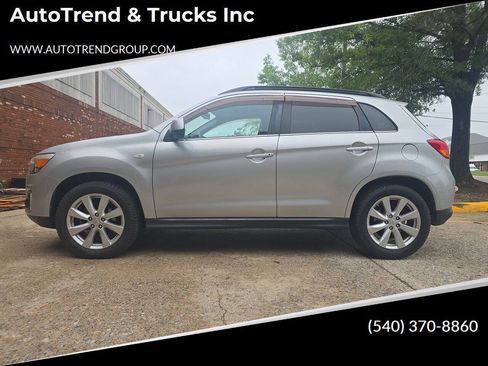 Used 2014 Mitsubishi Outlander Sport SE FWD image 1