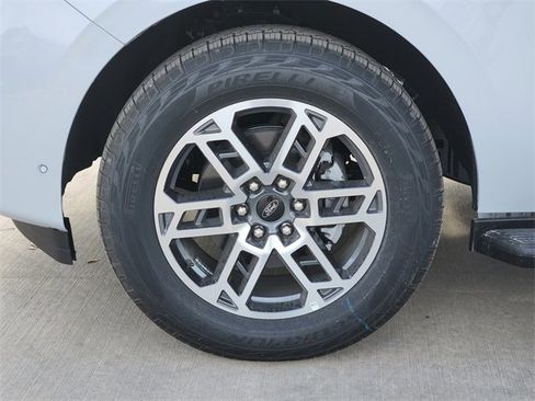 New 2025 Ford Expedition Active image 7