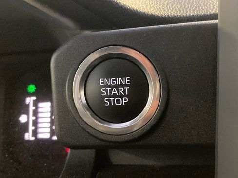 Used 2025 Toyota 4Runner SR5 image 18