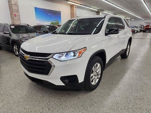 Used 2021 Chevrolet Traverse LS AWD/4WD image 2