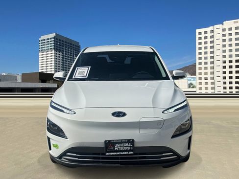 Used 2023 Hyundai Kona SE image 2