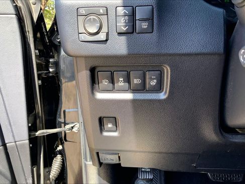 Used 2021 Lexus GX 460 Premium w/ Premium Package AWD/4WD image 35
