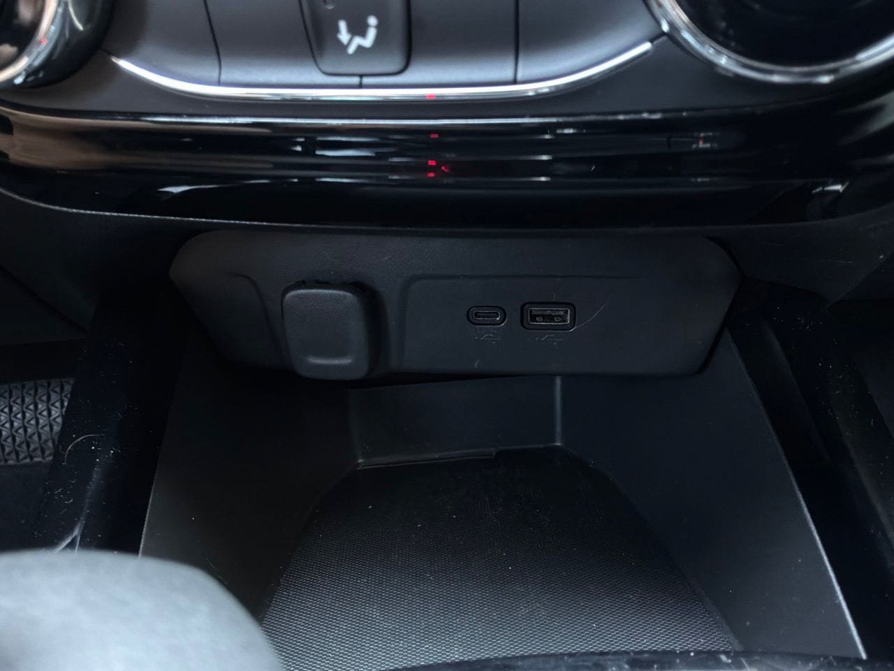 Used 2025 Chevrolet Trax LT FWD image 27