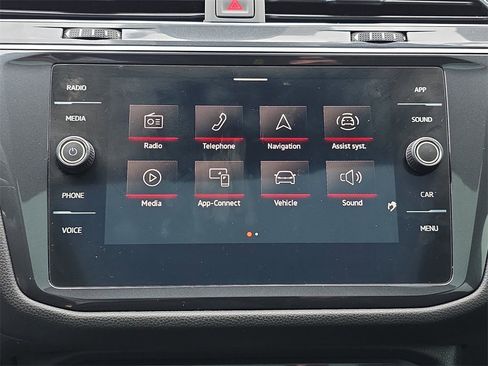 Used 2022 Volkswagen Tiguan SE R-Line image 24