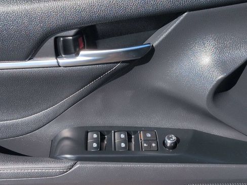Used 2018 Toyota Camry XSE FWD image 10