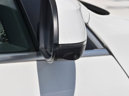 Used 2024 BMW X5 xDrive50e image 32