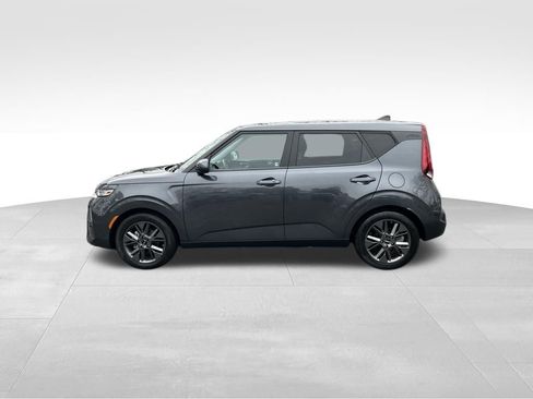 Used 2022 Kia Soul EX image 2