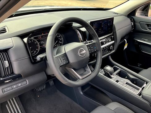 New 2026 Nissan Pathfinder SV w/ SV Premium Package FWD image 10