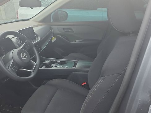 Used 2023 Nissan Rogue S FWD image 11