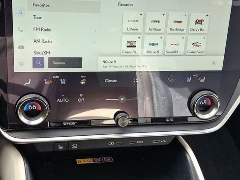 Used 2023 Lexus RZ 450e Premium image 17